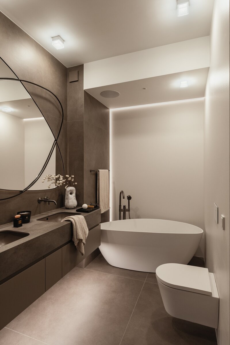 Apartament na&nbsp;warszawskim Mokotowie zaprojektowany przez VIA NOVA &ndash; przykład soft architecture, w&nbsp;kt&oacute;rej technologia KNX, stonowana paleta taupe i&nbsp;konsekwencja materiałowa budują ponadczasowy klimat