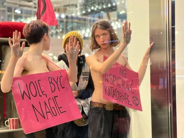Protest pod H&M 