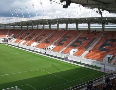 Miniatura: Śląskowi i Zagłębiu zamknęli stadiony. Za...