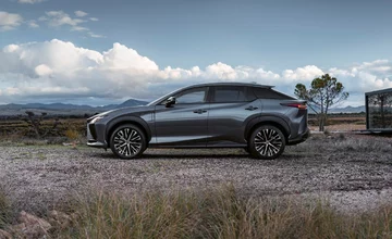 Lexus RZ 450e 