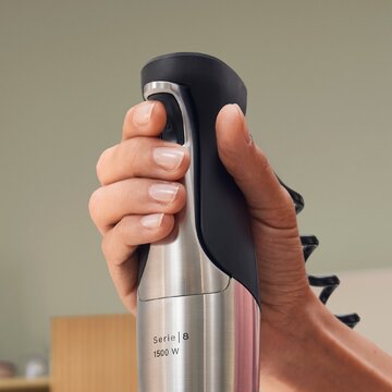 Bosch ErgoMaster Serie 8&nbsp;to&nbsp;blender ręczny o&nbsp;mocy 1500 W, zaprojektowany z&nbsp;myślą o&nbsp;intensywnym użytkowaniu w&nbsp;domowej kuchni