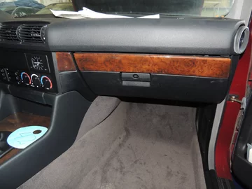 25-letnie BMW z bułgarskiego magazynu. Nigdy nie wyjechały na drogi 