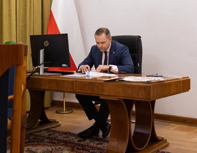 Miniatura: „Niedyskrecje parlamentarne”. Nowy pupil...