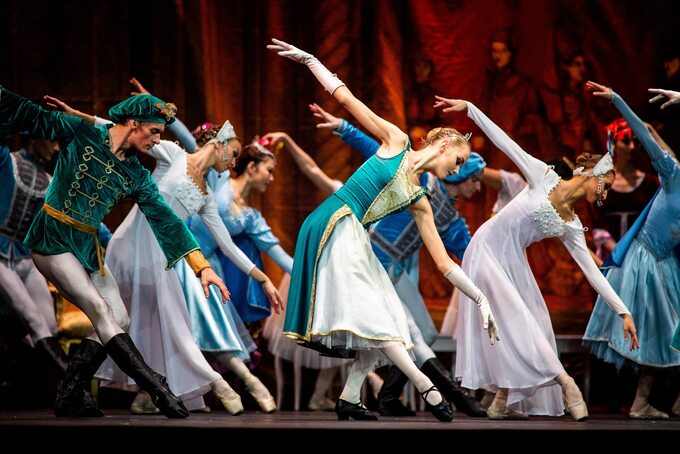 Royal Moscow Ballet "Jezioro Łabędzie"