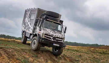 Kamper Unimog U3000 4x4 