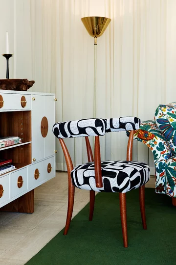 Kolorowe wnętrza w stylu vintage Svenskt Tenn, PRL, vintage, MCM