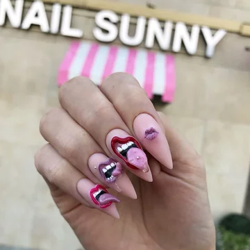 Paznokcie zrobione w salonie Nail Sunny w Rosji 