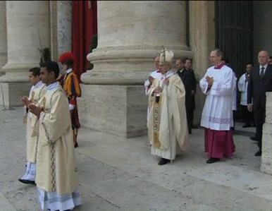 Miniatura: Papież pokazał... kości świętego Piotra -...