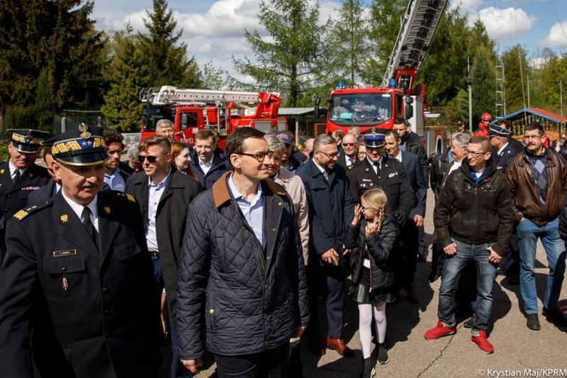 Mateusz Morawiecki podczas spotkania ze strażakami 