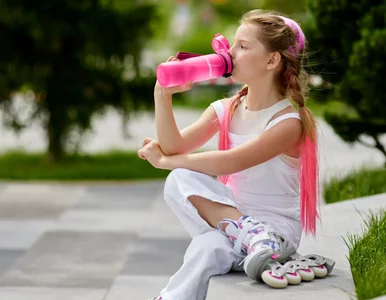 Miniatura: Chcesz żyć zdrowo? Zacznij od picia wody