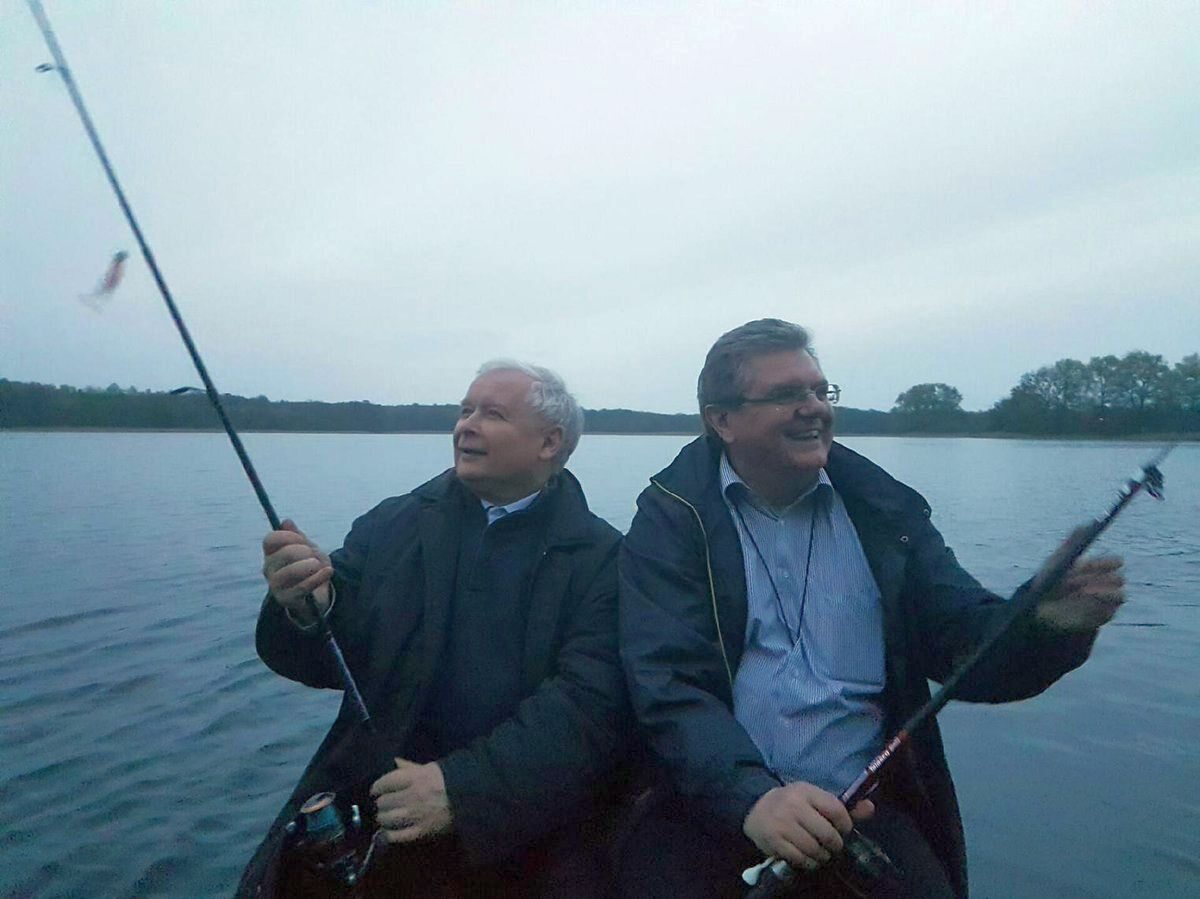 Jarosław Kaczyński i Czesław Hoc na rybach 