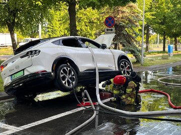 Pożar samochodu elektrycznego