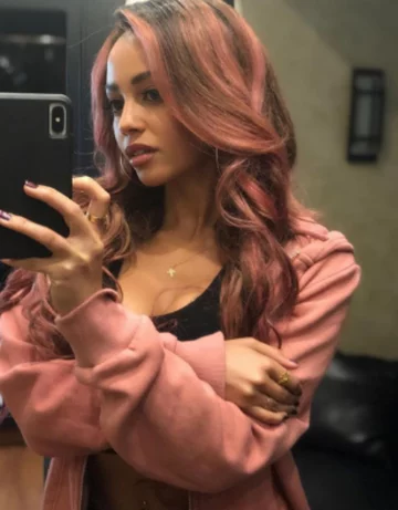 Vanessa Morgan 