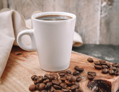 Czy kawa wypłukuje wapń z kości? Odpowiedź może zaskoczyć