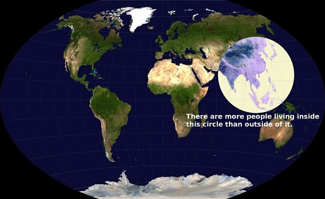 Mapa mówi sama za siebie. Więcej ludzi żyje w środku białego kółka, niż poza nim.