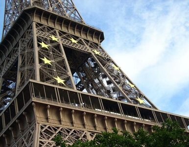 Miniatura: Alarm bombowy w Paryżu. Ewakuowano wieżę...