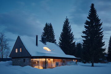 130-letni domek w górach w nowej odsłonie, projekt Mjölk Linka, Mjölk, domek w górach