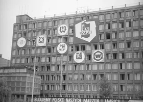 Miniatura: Szybki QUIZ o czasach PRL-u. Dasz radę?