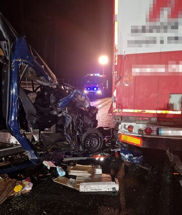 Zderzenie busa z&nbsp;ciężar&oacute;wką na&nbsp;DK17