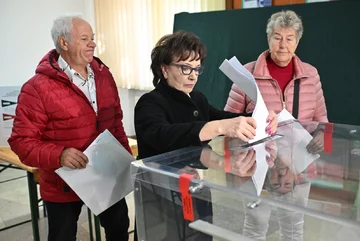 Marszałek Sejmu Elżbieta Witek oddała głos w lokalu wyborczym w Jaworze 