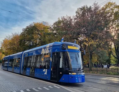Miniatura: Jechała z dzieckiem tramwajem. Oni...