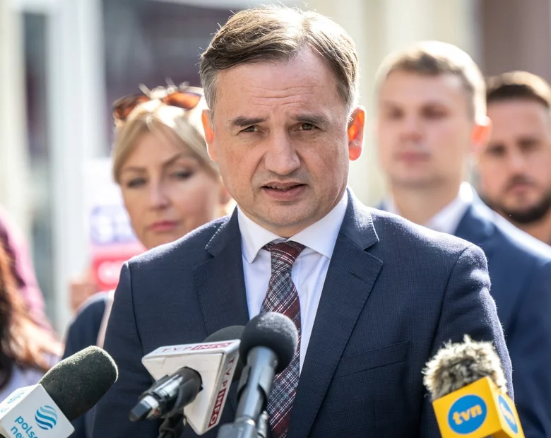 Miniatura: Sędzia zakazał Ziobrze mówić o Holland....