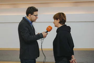 Monika Wolińska podczas wywiadu dla Radia Jedynka Koncert Niepodległości w Paryżu