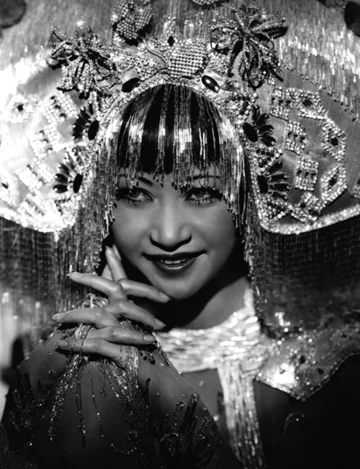 Anna May Wong w filmie „Daughter of the Dragon” (1931) 