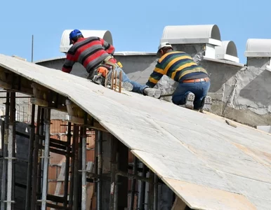 Miniatura: ZUS: Ponad milion cudzoziemców pracuje...