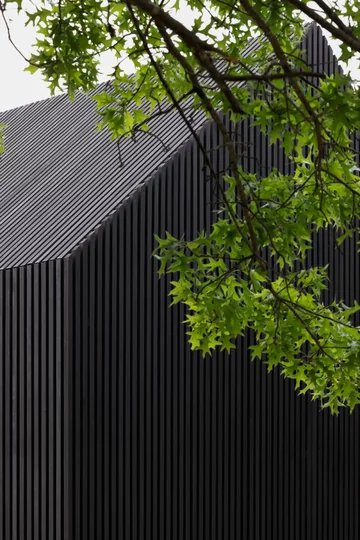 Drewniany dom projektu Bushman Dreyfus Architects 