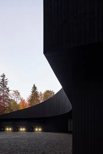 Leśny azyl miłośników sztuki, projekt Studio Jean Verville architectes v2com, 1010-16, Studio Jean Verville