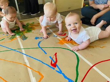 Dzieci z przedszkola Green Leaves 