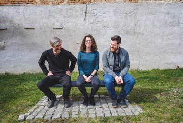 Tom&aacute;&scaron; Dvoř&aacute;k, Lenka Baž&iacute;k, Petra Mojž&iacute;&scaron;ov&aacute; z&nbsp;pracowni ika.architekti