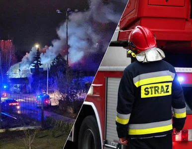 Miniatura: Gęsty dym nad Warszawą. Runął dach...