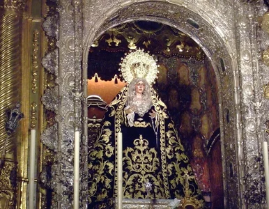 Miniatura: Figura Matki Boskiej jak po „operacji...