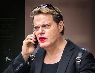 Miniatura: Eddie Izzard poprosił, by zwracać się do...