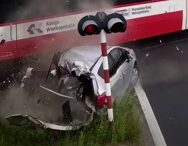 Miniatura: 81-latek staranował rogatki, pociąg...