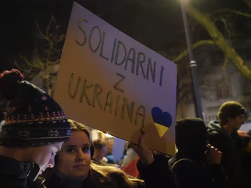 Protest przed rosyjską ambasadą w Warszawie 