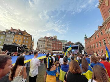 Akcja do Dnia Niepodłegłości Ukrainy na Placu Zamkowym w Warszawie
