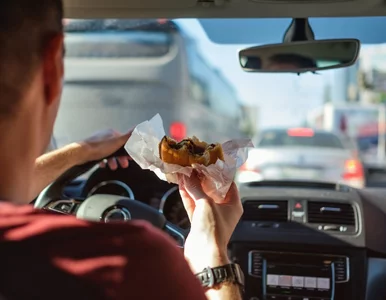 Miniatura: Frytki i kebab za kierownicą? Pandemia...