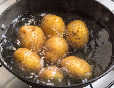 Do czego wykorzystać wodę po ziemniakach? 3 nietypowe zastosowania