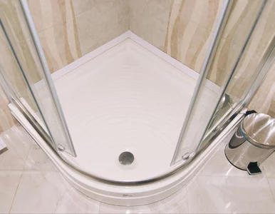 Miniatura: Wsyp to do odpływu prysznica. Woda zacznie...