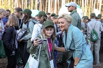 Agata Kornhauser-Duda podczas akcji „sadziMY” 
