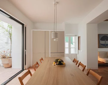 Remont domu rybaka w Hiszpanii, projekt Bea Portabella + Jordi Pagès 