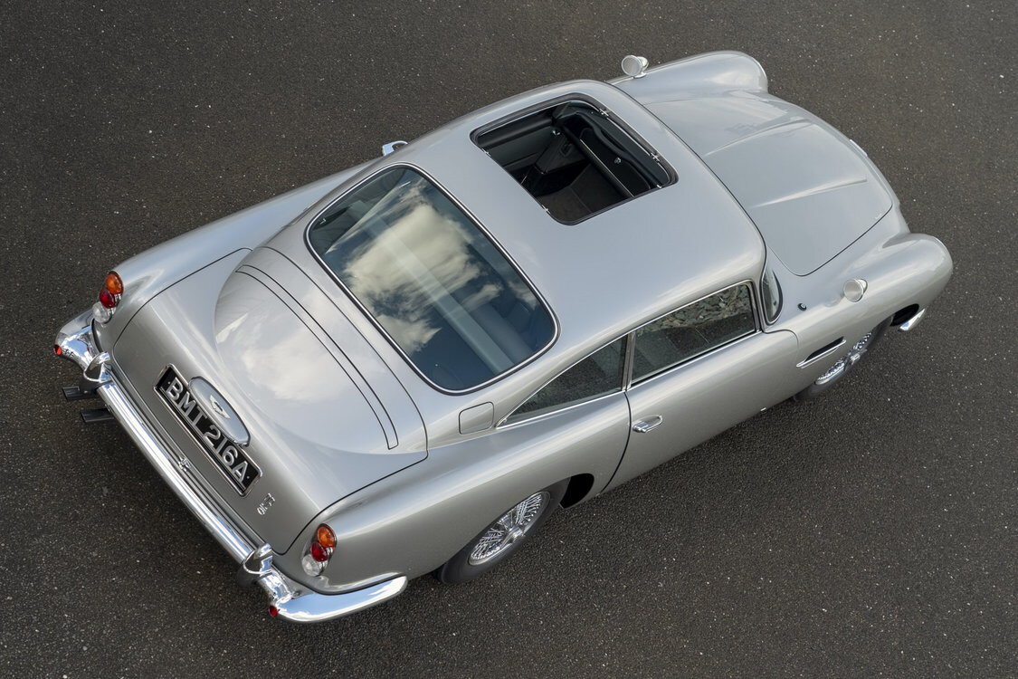 Fabrycznie nowy Aston Martin DB5 