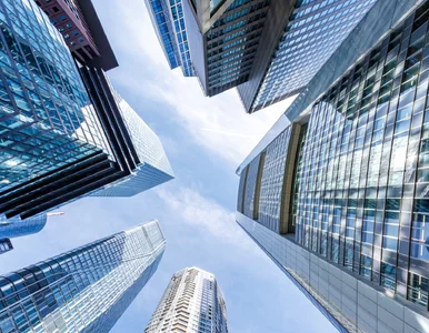 Miniatura: Mniej transakcji, więcej pustostanów....