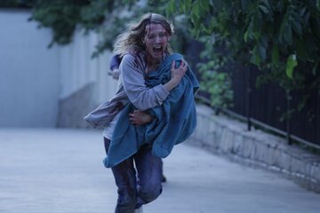 Kadr z&nbsp;filmu &bdquo;Among the&nbsp;Living&rdquo;