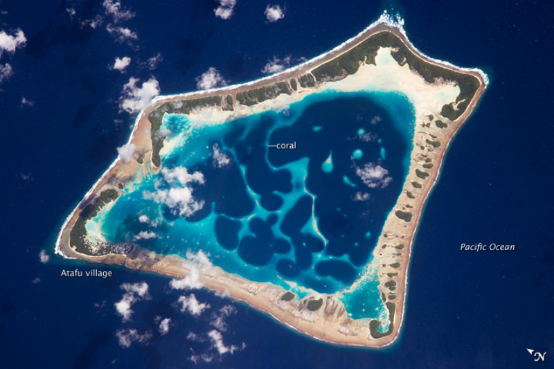 Atol Atafu, Tokelau Koralowy atol w archipelagu Tokelau, należący administracyjnie do terytorium zależnego Nowej Zelandii – Tokelau. Atol stanowi jednocześnie jednostkę administracyjną o takiej samej nazwie. Atol ma powierzchnię 2,03 km kwadratowych i otacza wewnętrzną lagunę o powierzchni około 15 km kwadratowych.