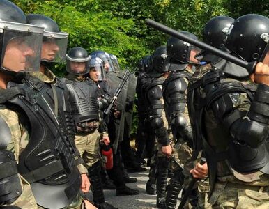 Miniatura: Polscy żołnierze zostają na Bałkanach. MON...