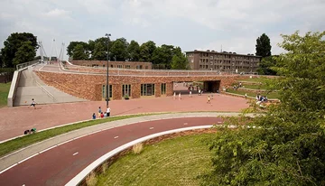 Ścieżka rowerowa na dachu Ścieżka rowerowa na dachu szkoły